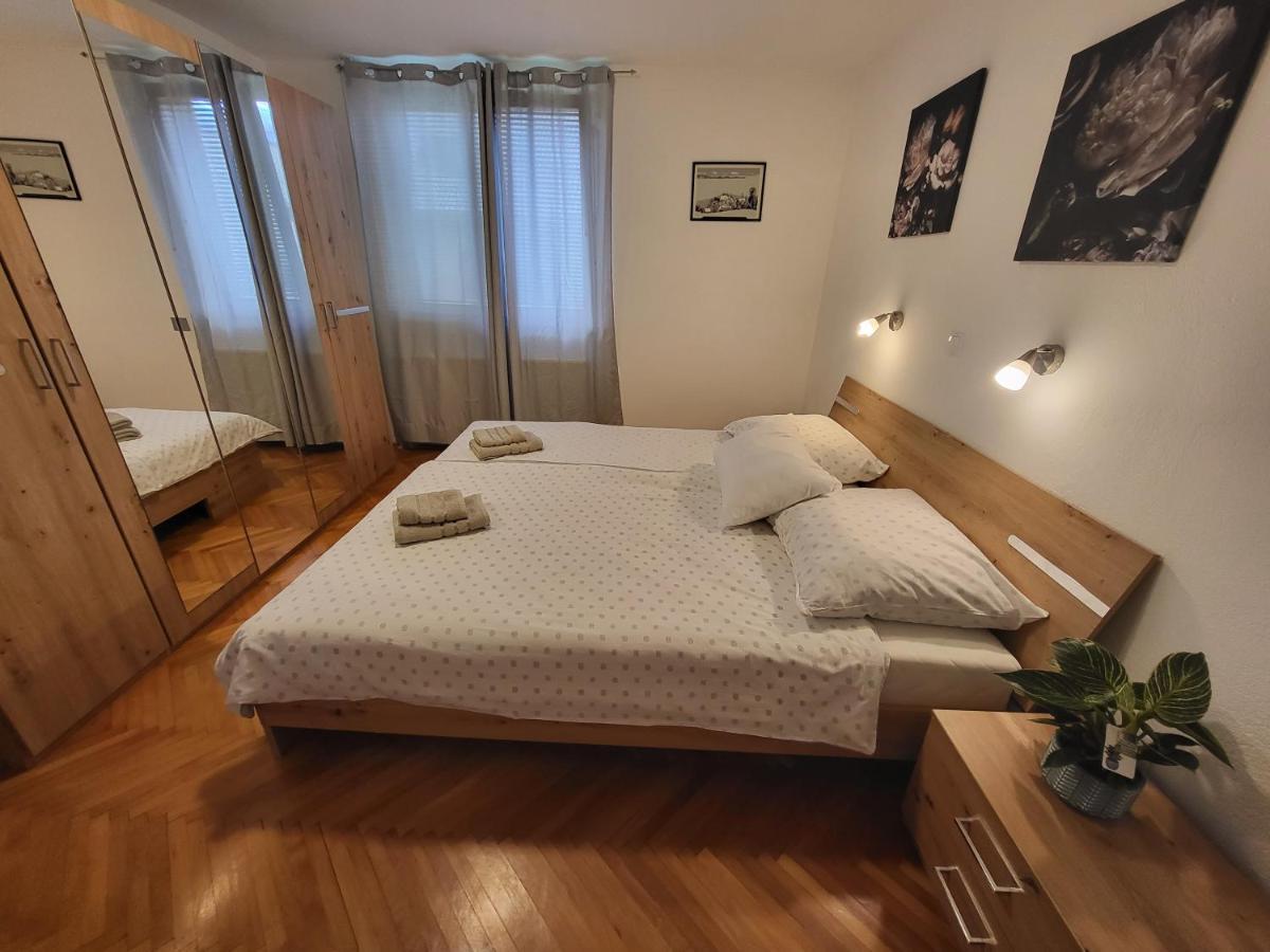 Sava River House - *
